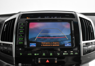Подержанный автомобиль Toyota Land Cruiser Suv 2012 года (20 фото)