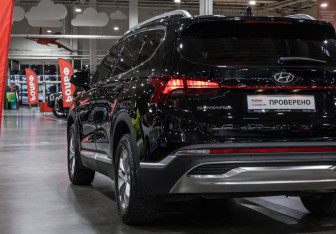 Подержанный автомобиль Hyundai Santa Fe 2021 года (10 фото)