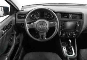 Подержанный автомобиль Volkswagen Jetta Sedan 2014 года (11 фото)