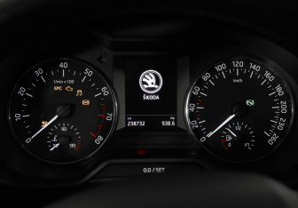 Подержанный автомобиль Skoda Octavia Liftback 2013 года (12 фото)