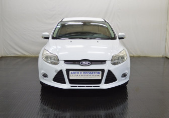Подержанный автомобиль Ford Focus Hatchback 2013 года (2 фото)