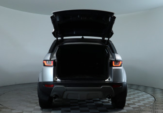 Подержанный автомобиль Land Rover Range Rover Evoque 2017 года (7 фото)