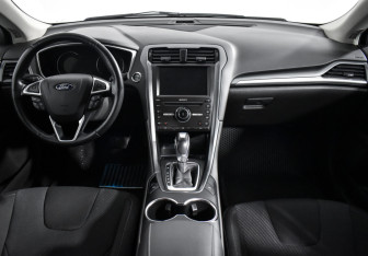 Подержанный автомобиль Ford Mondeo Sedan 2019 года (13 фото)
