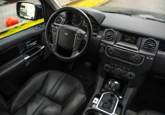 Подержанный автомобиль Land Rover Discovery 2009 года (10 фото)