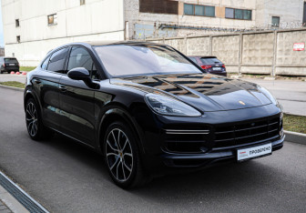 Подержанный автомобиль Porsche Cayenne 2020 года (3 фото)