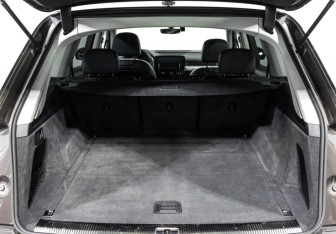 Подержанный автомобиль Audi Q7 2015 года (20 фото)