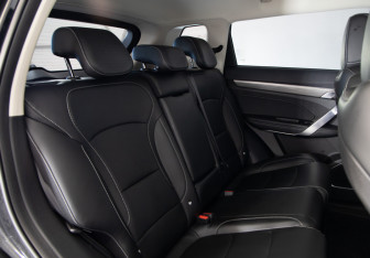 Подержанный автомобиль Geely Atlas Pro 2024 года (13 фото)