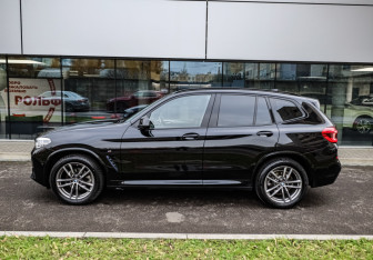 Подержанный автомобиль BMW X3 2021 года (7 фото)