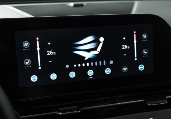 Подержанный автомобиль Omoda C5 2023 года (17 фото)