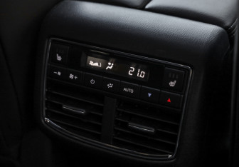 Подержанный автомобиль Mazda CX-9 2022 года (29 фото)