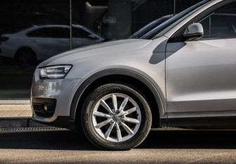 Подержанный автомобиль Audi Q3 2013 года (10 фото)