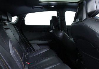 Подержанный автомобиль Changan UNI-V 2023 года (22 фото)