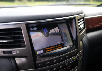 Подержанный автомобиль Lexus LX 2014 года (33 фото)