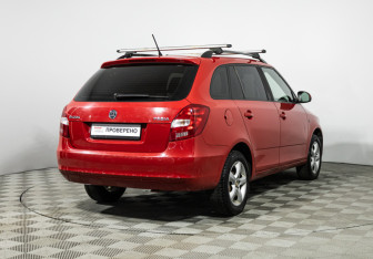 Подержанный автомобиль Skoda Fabia Wagon 2014 года (5 фото)