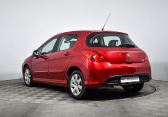 Подержанный автомобиль Peugeot 308 Hatchback 2011 года (7 фото)