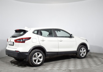 Подержанный автомобиль Nissan Qashqai 2019 года (5 фото)