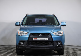 Подержанный автомобиль Mitsubishi ASX 2011 года (2 фото)