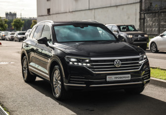 Подержанный автомобиль Volkswagen Touareg 2018 года (5 фото)