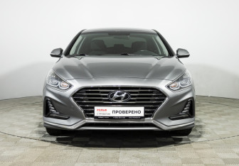 Подержанный автомобиль Hyundai Sonata 2017 года (2 фото)