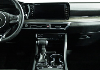 Подержанный автомобиль Kia K5 2021 года (15 фото)