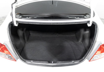 Подержанный автомобиль Hyundai Solaris Sedan 2013 года (15 фото)