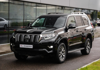 Подержанный автомобиль Toyota Land Cruiser Prado 2018 года (3 фото)