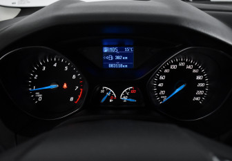 Подержанный автомобиль Ford Focus Wagon 2013 года (18 фото)