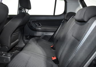 Подержанный автомобиль Skoda Fabia Hatchback 2010 года (12 фото)