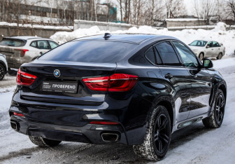 Подержанный автомобиль BMW X6 2017 года (5 фото)