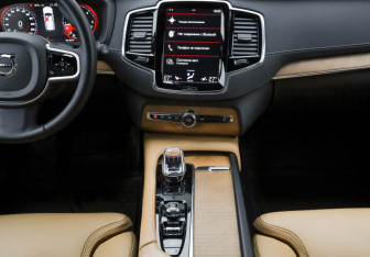 Подержанный автомобиль Volvo XC90 2019 года (13 фото)