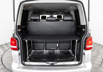 Подержанный автомобиль Volkswagen Multivan 2010 года (27 фото)