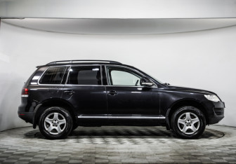 Подержанный автомобиль Volkswagen Touareg 2009 года (4 фото)
