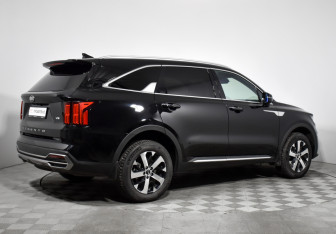 Подержанный автомобиль Kia Sorento 2021 года (5 фото)