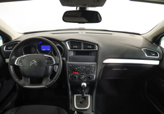 Подержанный автомобиль Citroen C4 Sedan 2014 года (9 фото)