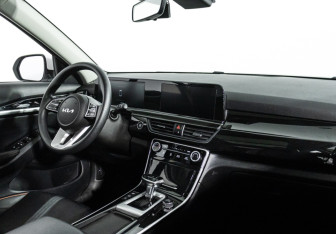 Подержанный автомобиль Kia Seltos 2024 года (9 фото)