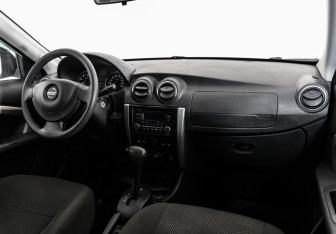 Подержанный автомобиль Nissan Almera Sedan 2016 года (9 фото)