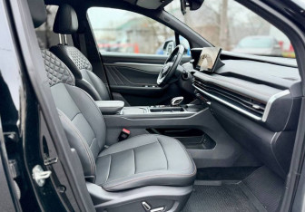 Подержанный автомобиль Geely Okavango 2024 года (14 фото)