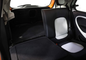 Подержанный автомобиль Smart Forfour 2016 года (24 фото)