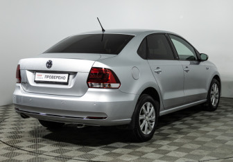 Подержанный автомобиль Volkswagen Polo Sedan 2016 года (5 фото)