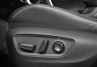 Подержанный автомобиль Toyota RAV4 2020 года (10 фото)