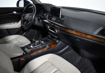 Подержанный автомобиль Audi Q5 2017 года (14 фото)