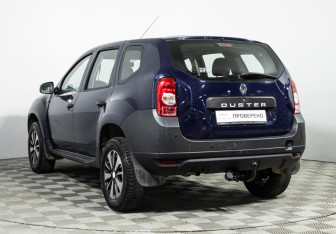 Подержанный автомобиль Renault Duster 2014 года (7 фото)