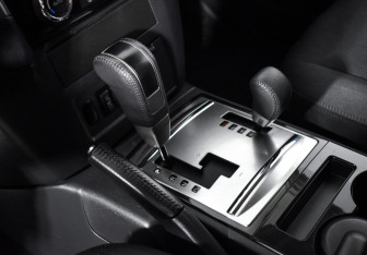Подержанный автомобиль Mitsubishi Pajero 2014 года (11 фото)