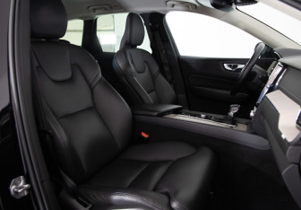 Подержанный автомобиль Volvo XC60 2021 года (28 фото)