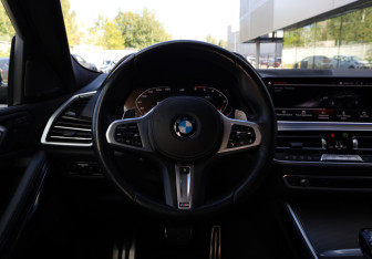 Подержанный автомобиль BMW X6 2021 года (9 фото)