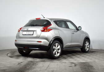 Подержанный автомобиль Nissan Juke 2012 года (5 фото)