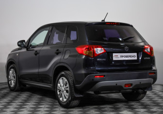 Подержанный автомобиль Suzuki Vitara 2016 года (7 фото)