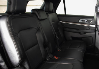 Подержанный автомобиль Ford Explorer 2017 года (21 фото)