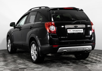 Подержанный автомобиль Chevrolet Captiva 2007 года (7 фото)