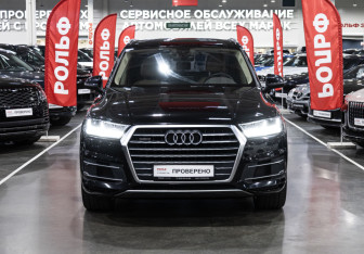 Подержанный автомобиль Audi Q7 2017 года (3 фото)